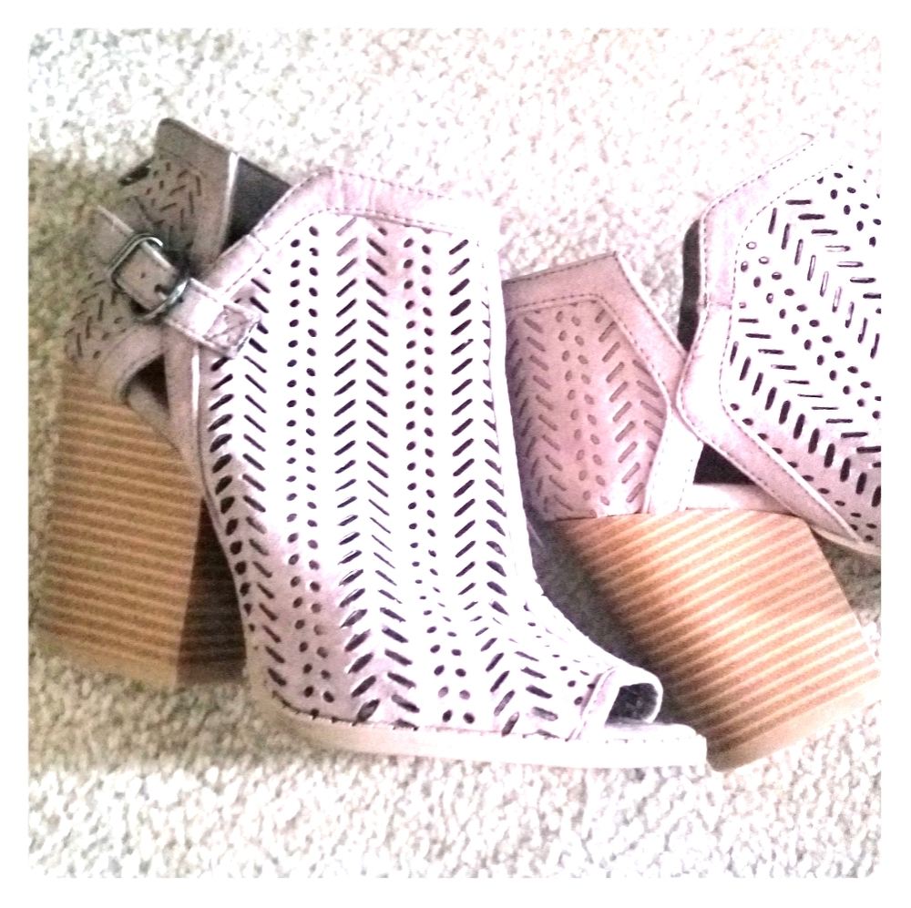 Qupid Peep Toe Booties size 7